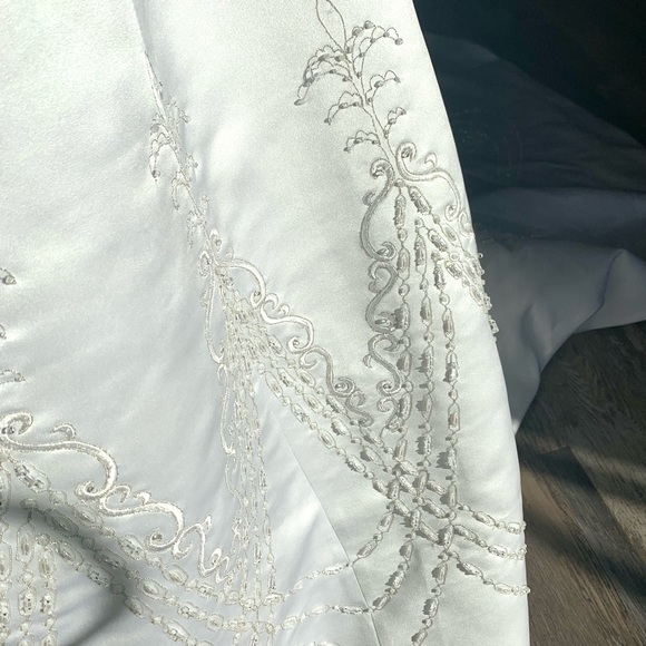 🚫SOLD🚫Gorgeous beaded White Scalloped Bodice wedding gown Sz 10 - Picture 6 of 12